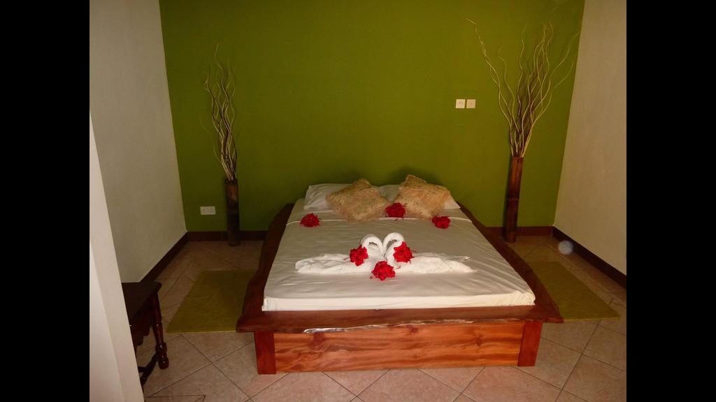 Belle Amie Self Catering Hotel La Digue Exterior foto